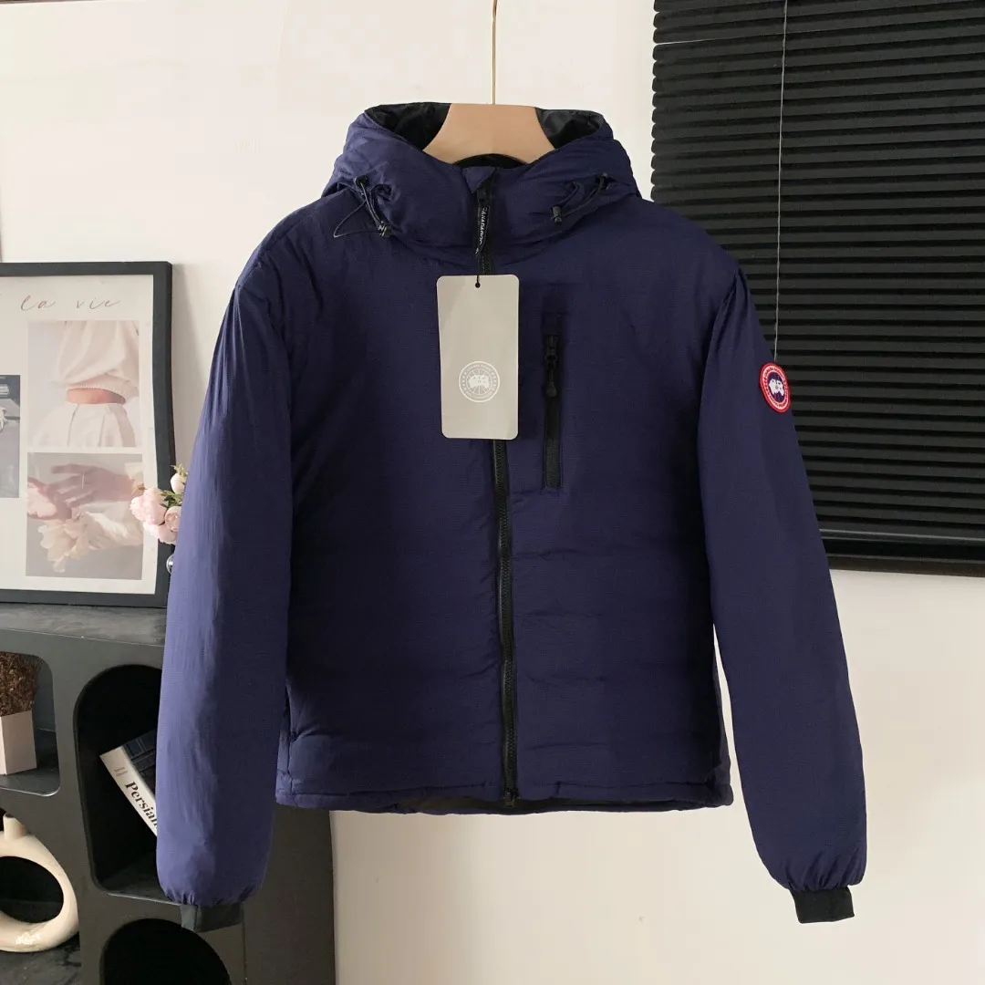 Style number: Y 171 5078M Lodge men's short hooded lightweight style Color: Dark Blue Size: S M L XL XXL